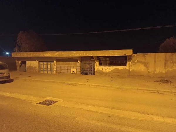 للايجار أرض بطريق رقادة الرئيسي بالقيروان 3000 متر